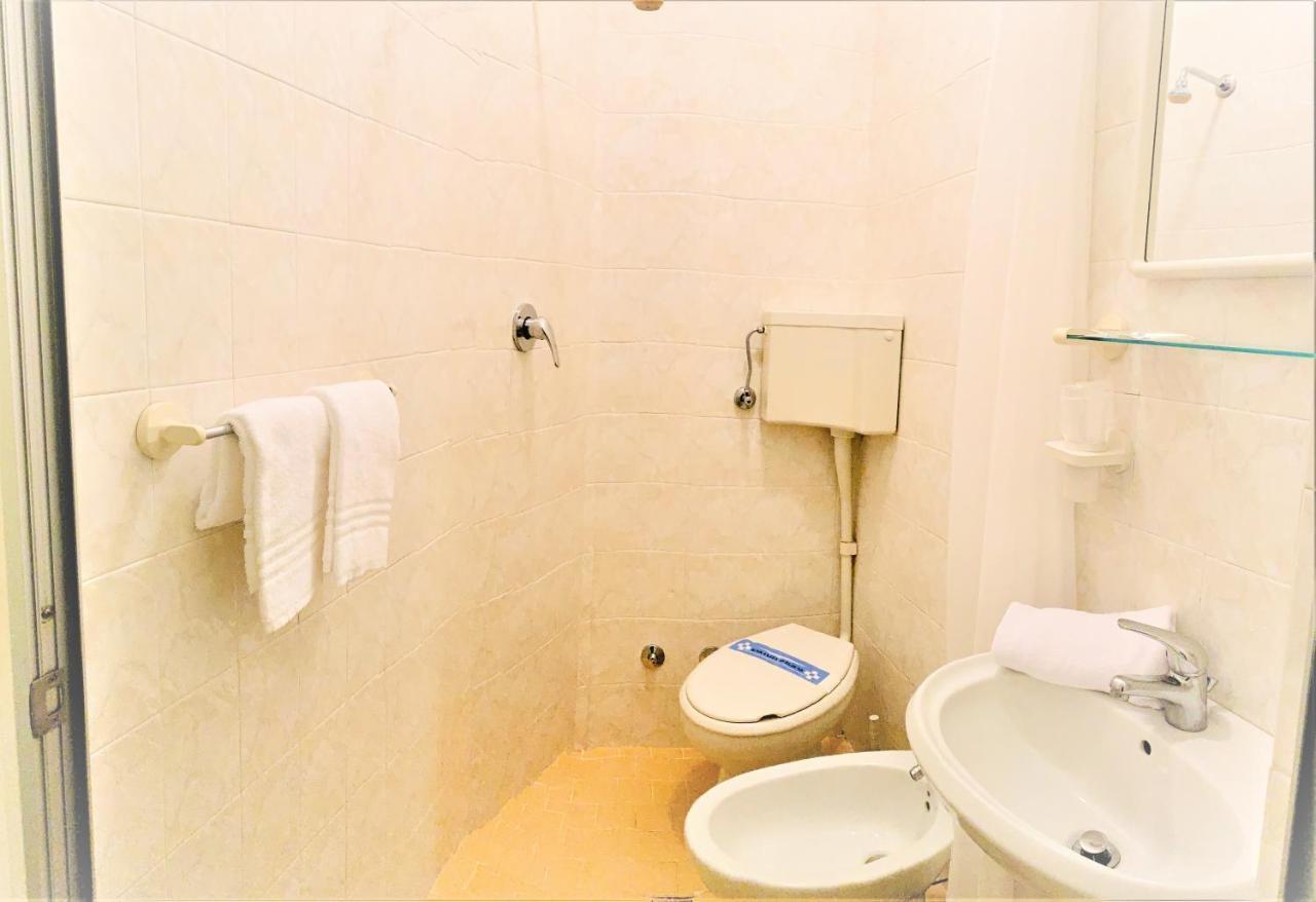 Urania Otel Fogliano Marina Dış mekan fotoğraf