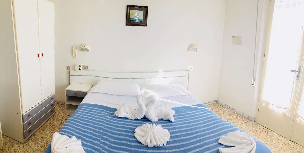 Urania Otel Fogliano Marina Dış mekan fotoğraf