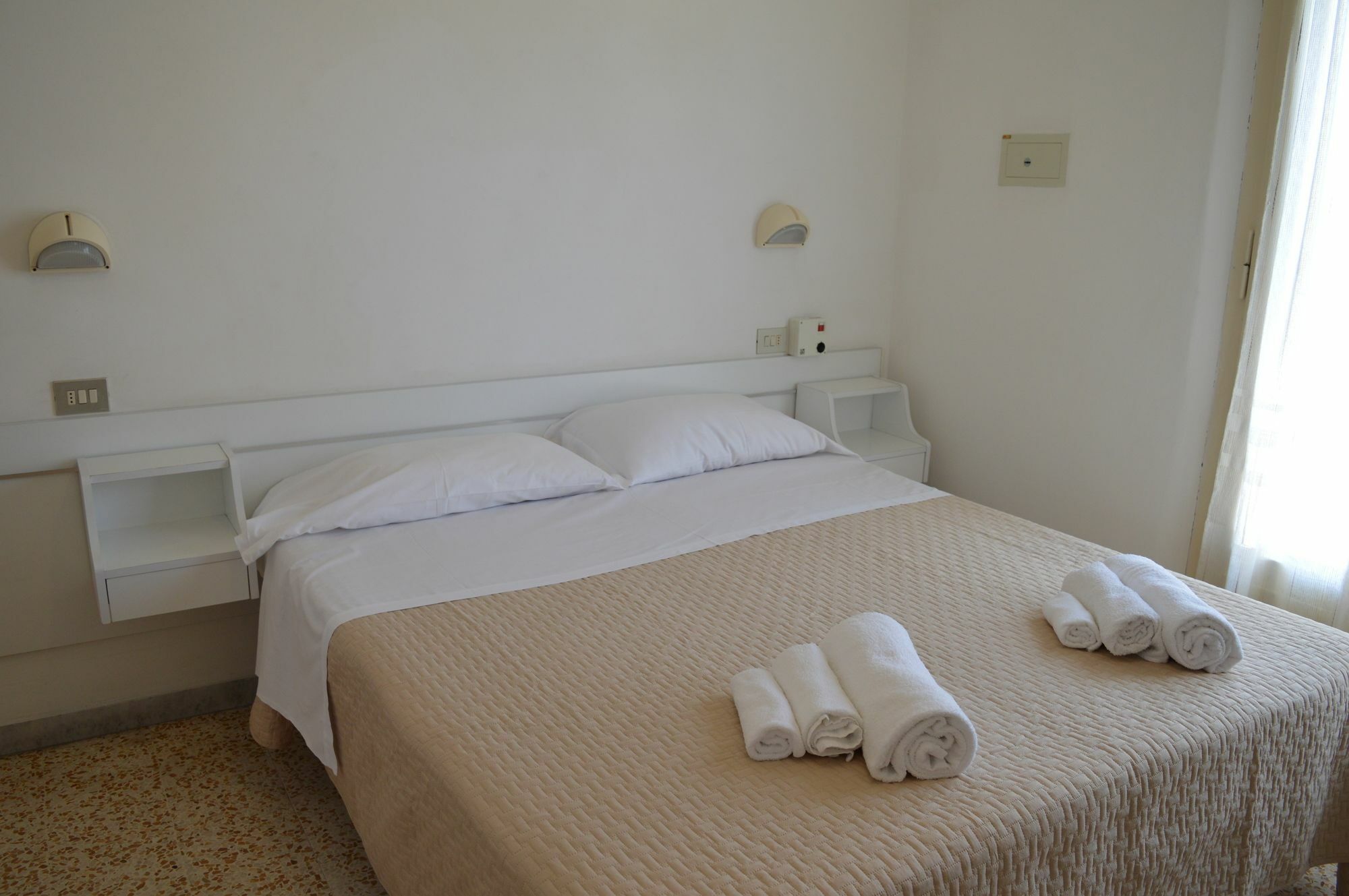 Urania Otel Fogliano Marina Dış mekan fotoğraf